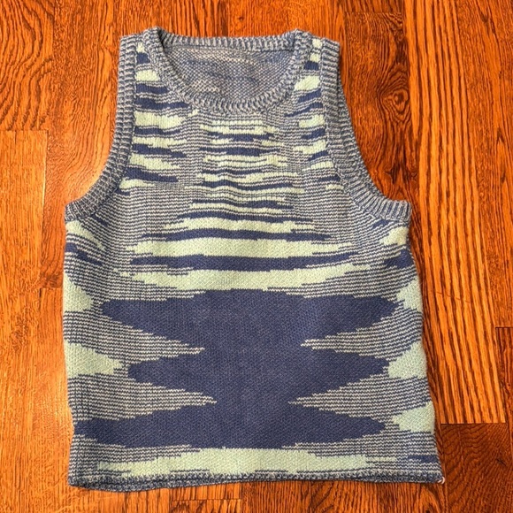 Tops - Women’s Blue and Green Patterned Knit Tank Top Size Small